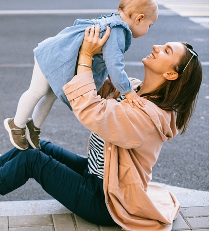 pain free women with baby